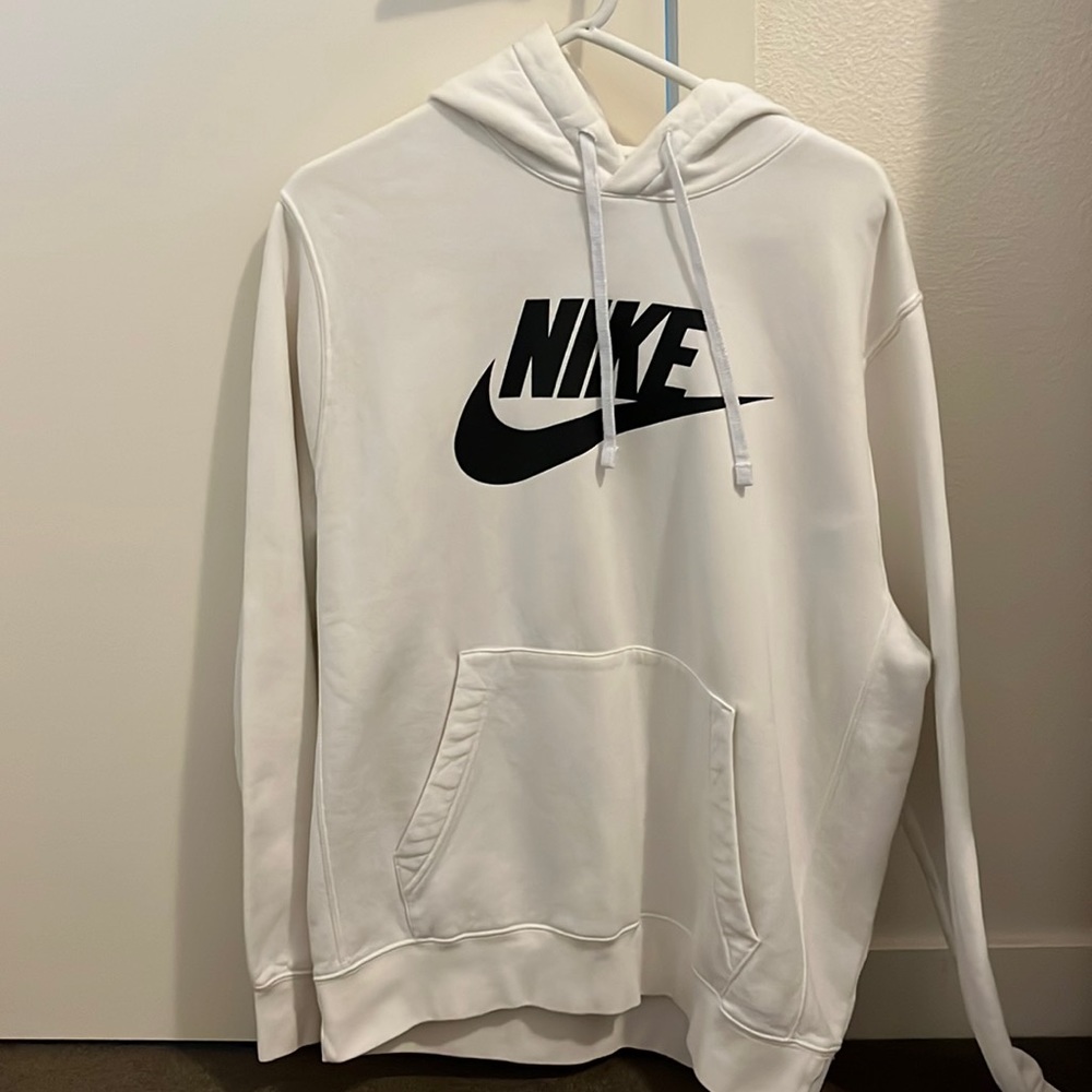 Nike White Hoodie 💕